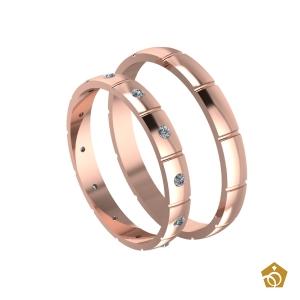 Par de Aliança Artística Ouro Rosa 18k - Com frisos e gemas