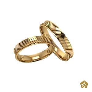 Par de Aliança Artística de Ouro Amarelo 18k - Frisos ornamentais